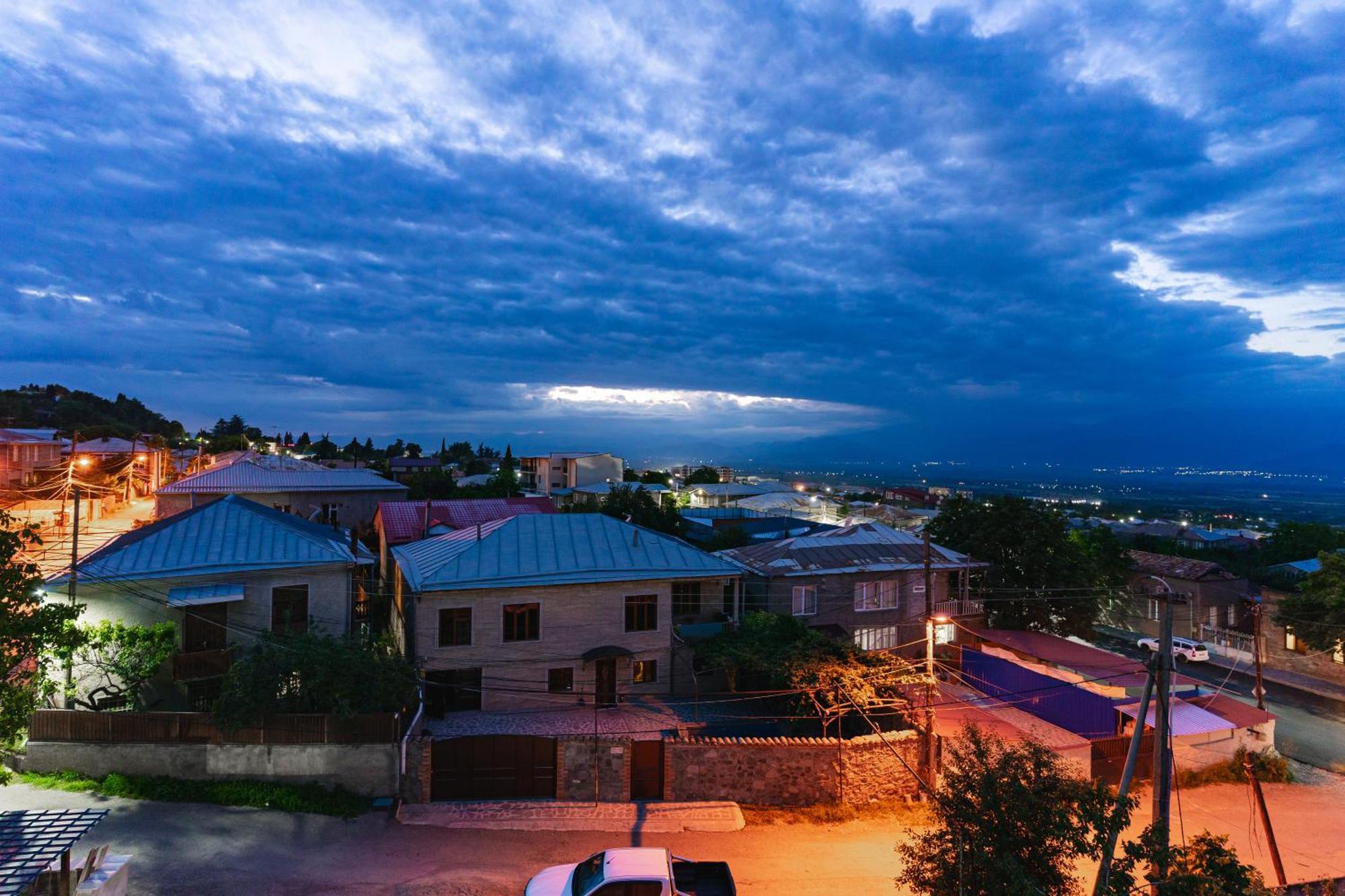 Panorama Family Hotel Телави Экстерьер фото