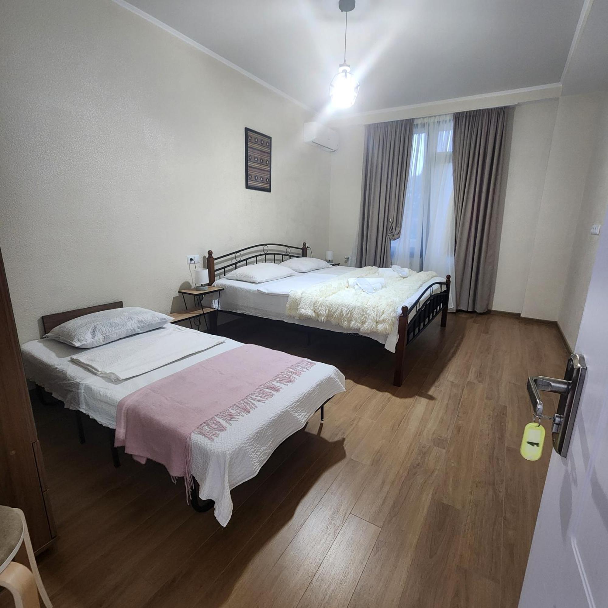 Panorama Family Hotel Телави Экстерьер фото